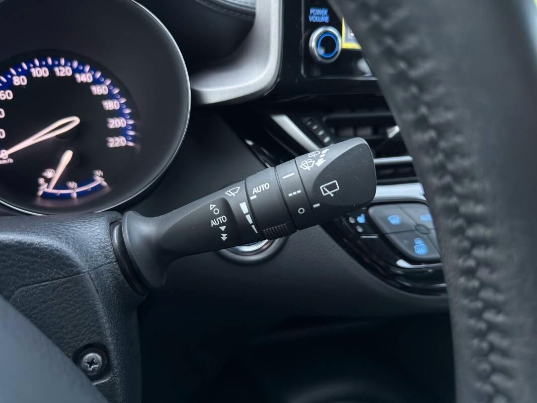 Toyota C-HR 1.8h Active e-cvt Con TELECAMERA & NAVIGATORE