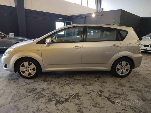 TOYOTA Corolla Verso 2.2 16V D-4D DPF Luna 7pti