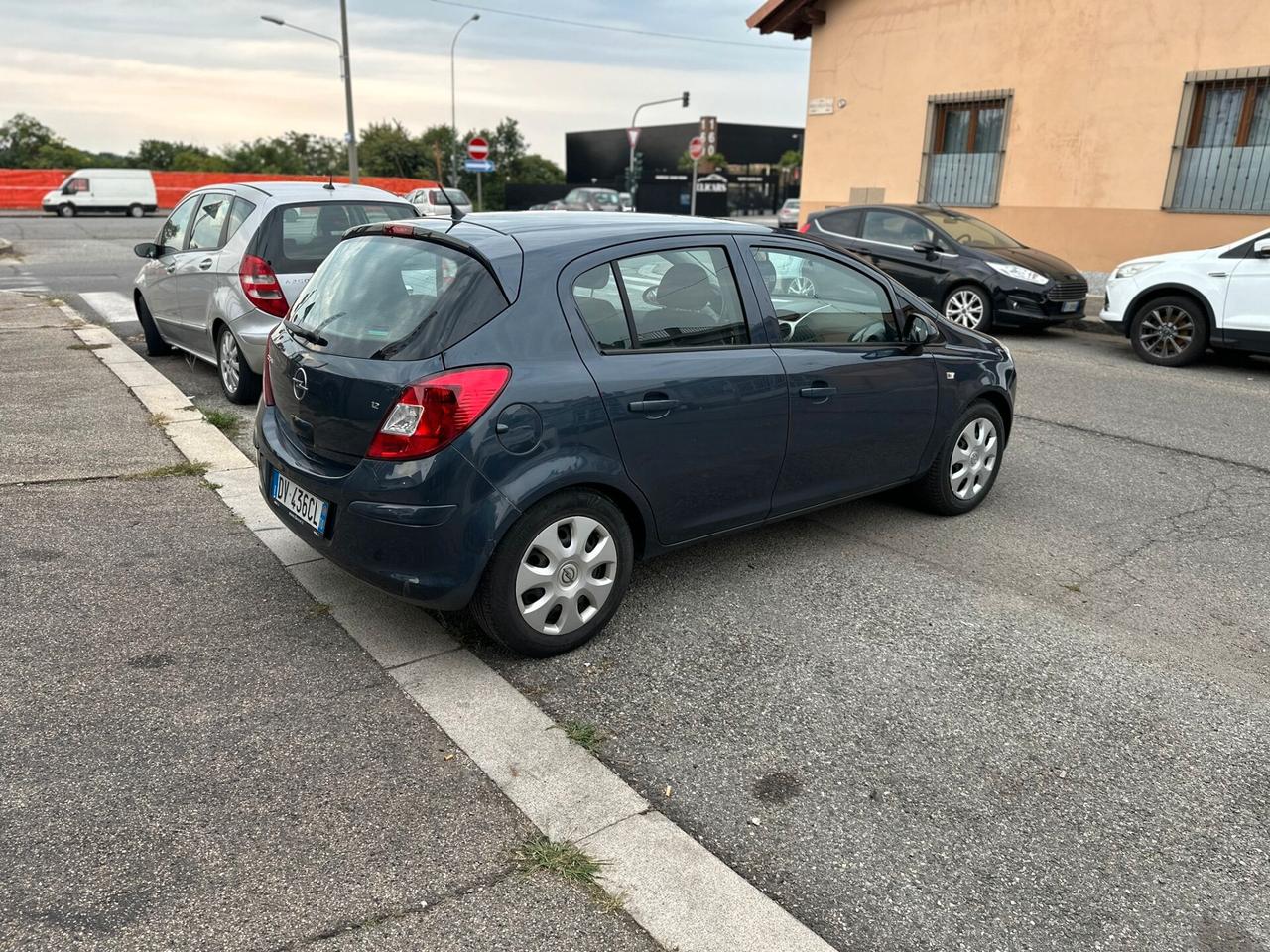 Opel Corsa 1.2 5 porte Cosmo