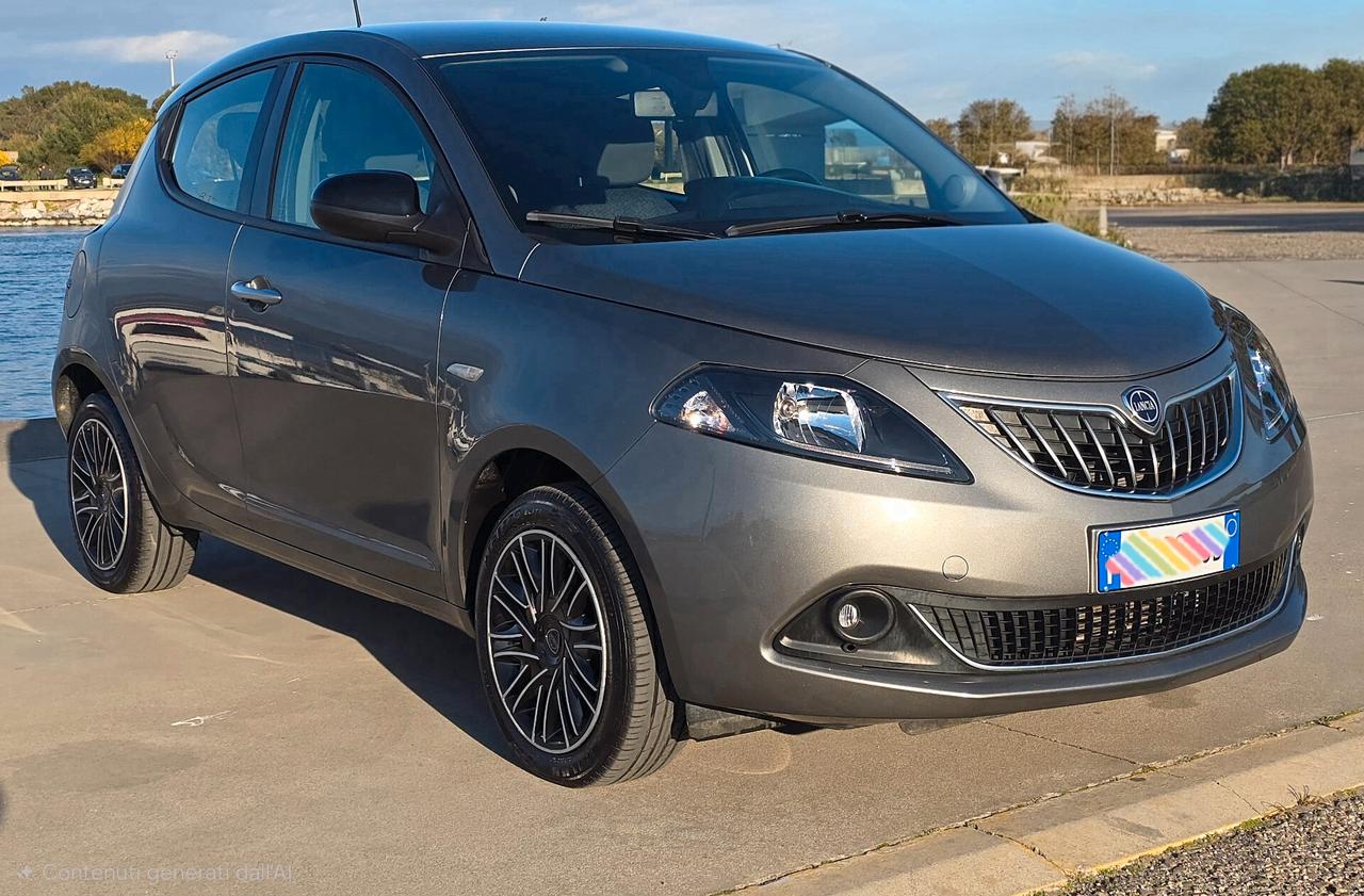 Lancia Ypsilon 1.0 FireFly 5 porte S&S Hybrid Gold