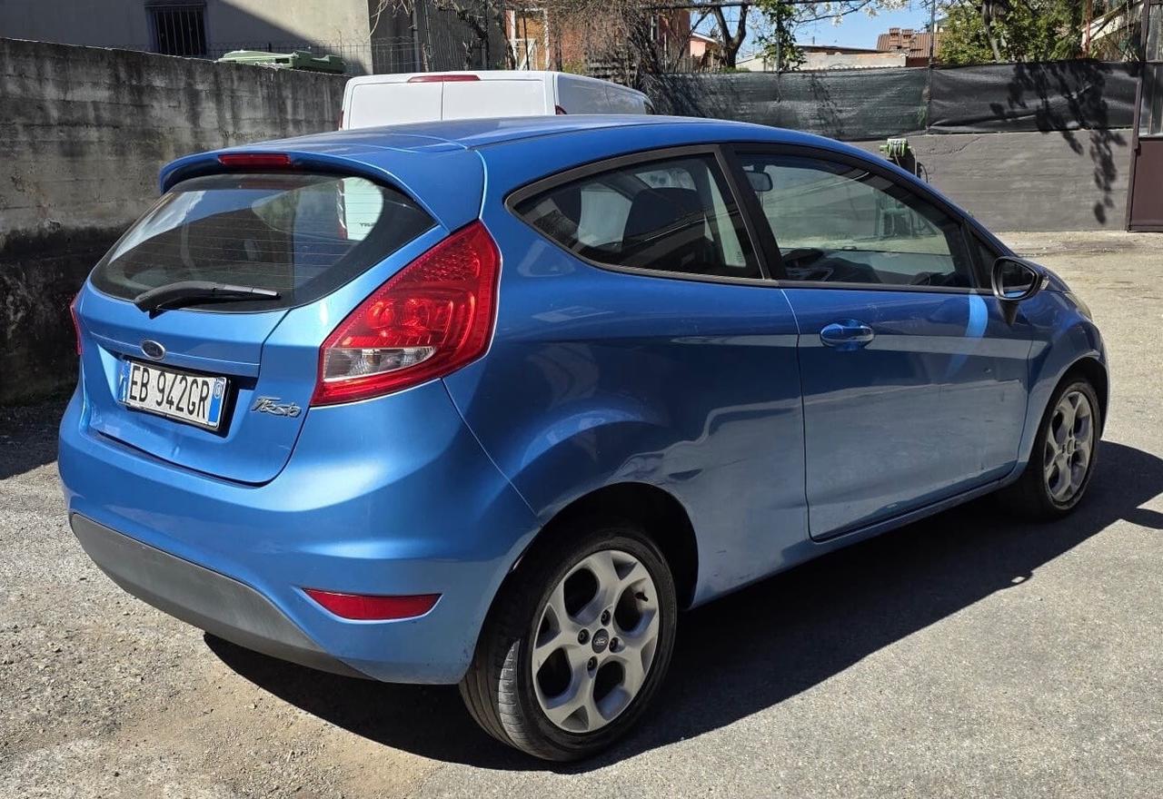 Ford Fiesta 1.4 3 porte Bz.- GPL Titanium
