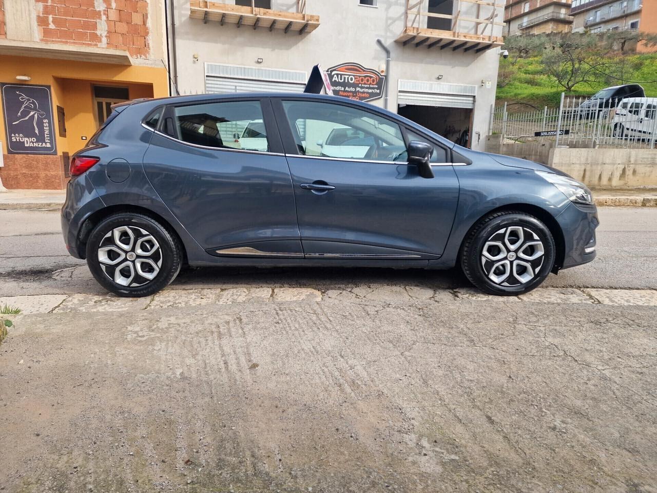 Renault Clio dCi 8V 75 CV 5 porte Duel