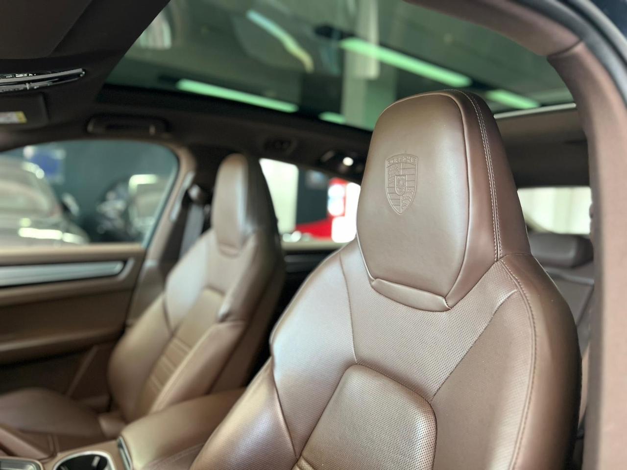 Porsche Cayenne Coupé 3.0 V6 Platinum Edition