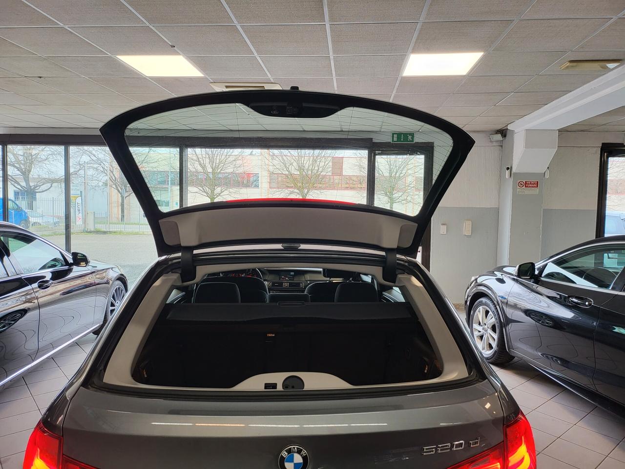 Bmw 520 520d Touring Business aut. BOOK SERVICE BMW