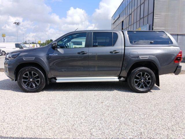 TOYOTA Hilux 2.8 D A/T 4WD 4 porte Double Cab Invincible N1