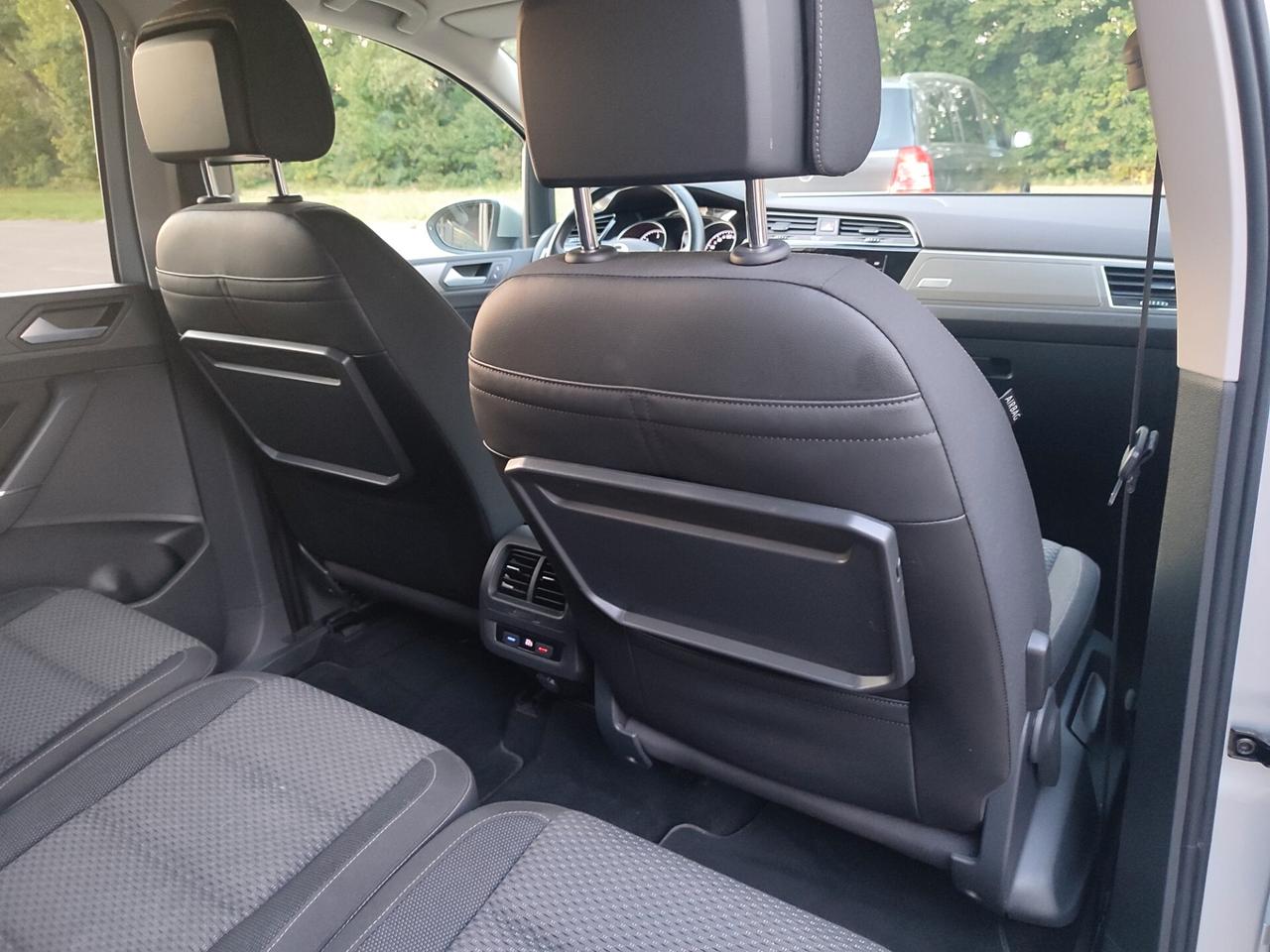 VOLKSWAGEN TOURAN 2018 DIESEL 7POSTI EURO6 POCHI KM NUOVA