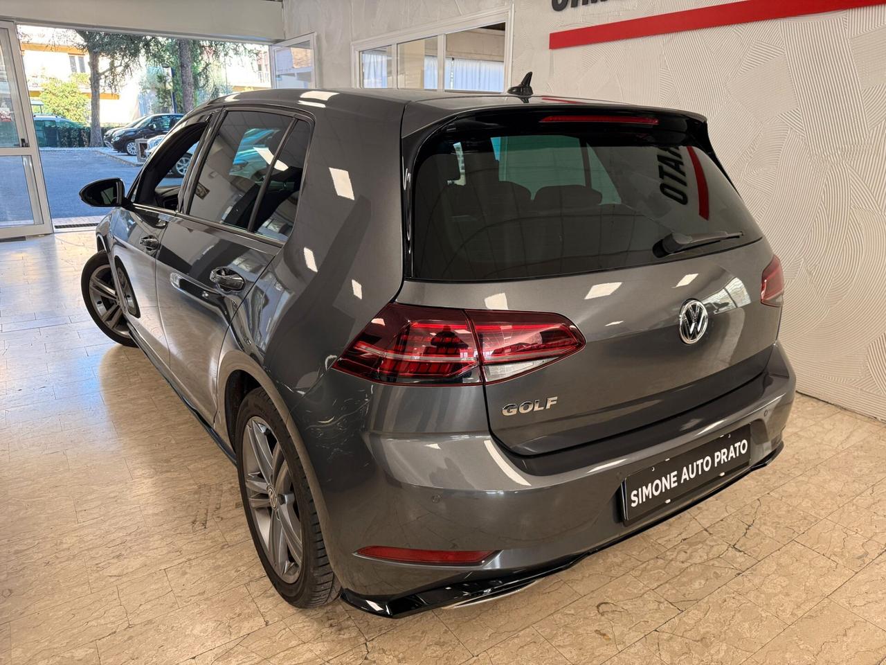 Volkswagen Golf 1.6 TDI 115 CV 5p. Executive BlueMotion Technology R-Line