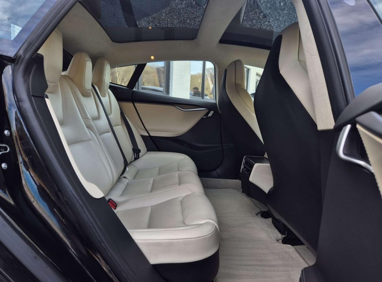 Tesla Model S 75D