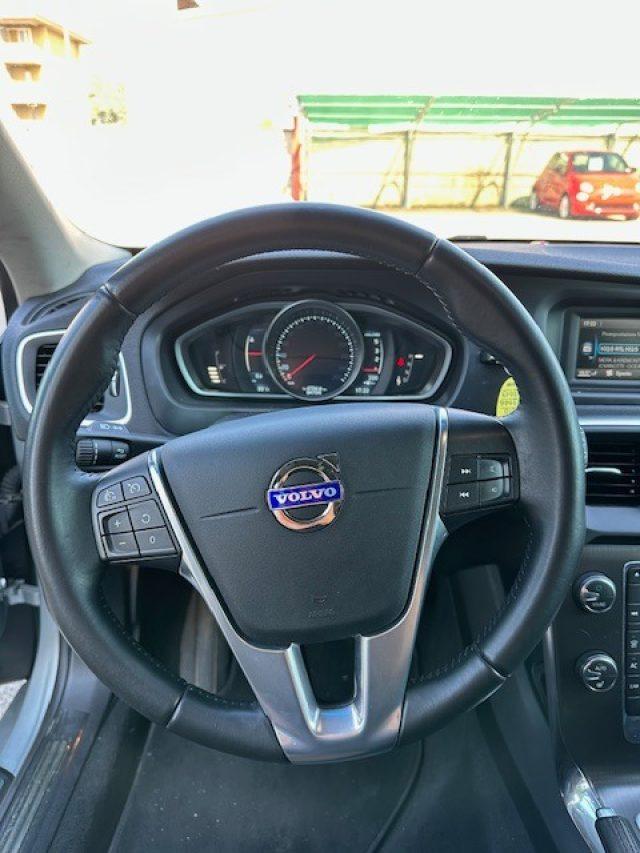 VOLVO V40 D3 Geartronic Momentum