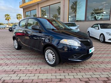 Lancia Ypsilon 1.0 FireFly 5 porte S&S Hybrid Ecochic Silver