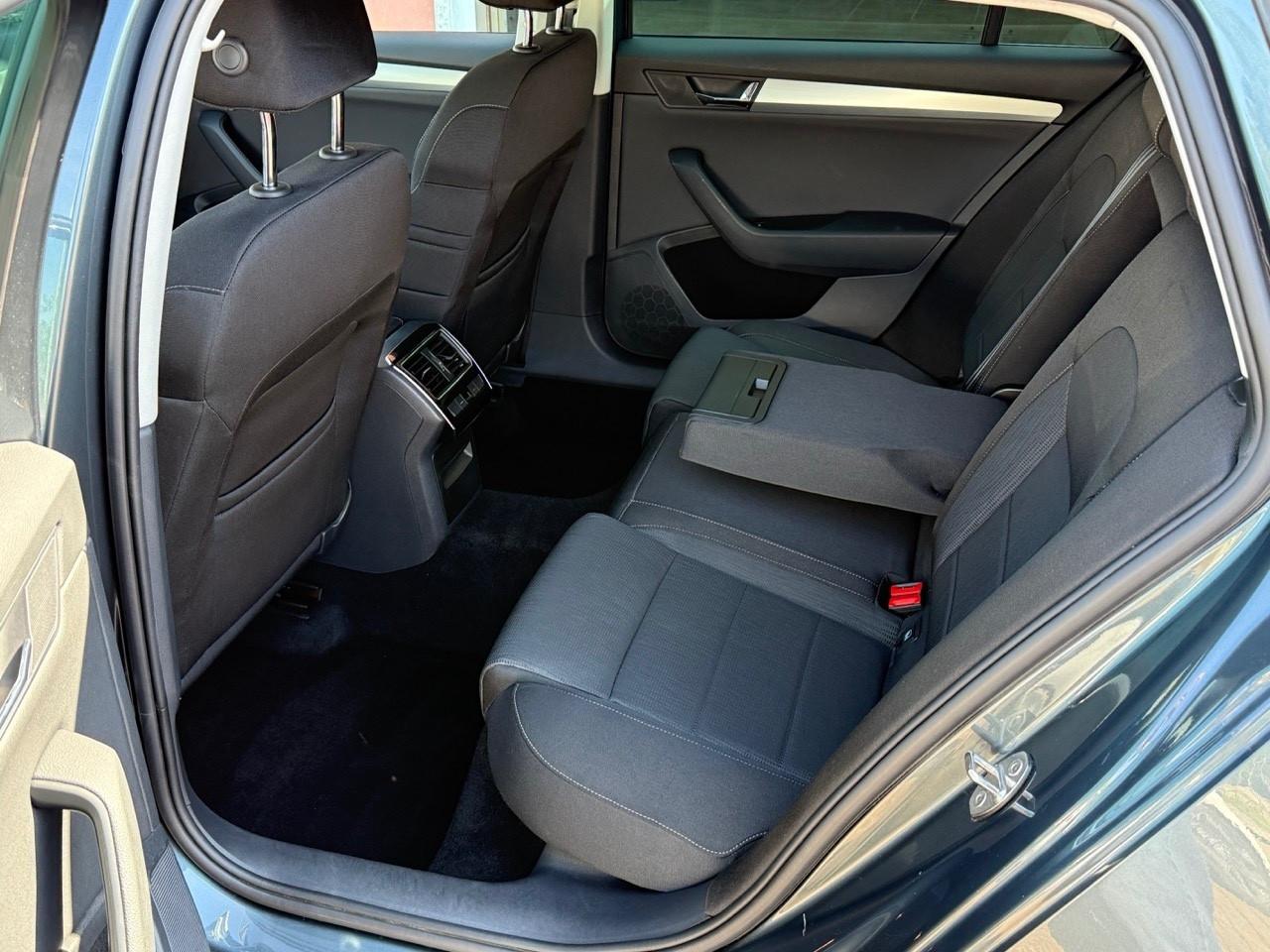 Skoda Superb 2.0 TDI 150 CV SCR 4x4 TG UFFICIALI