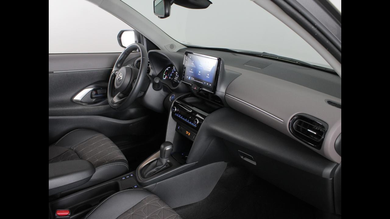 TOYOTA Yaris Cross - Yaris Cross 1.5h Lounge awd-i 116cv e-cvt