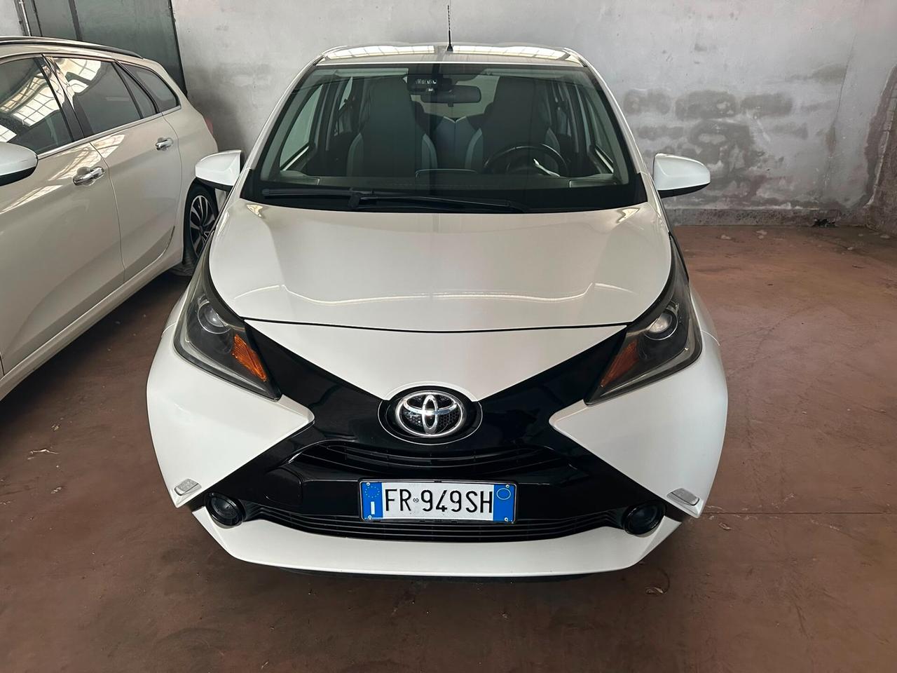 Toyota Aygo 1.0 VVT-i 72 CV 5 porte x-cool