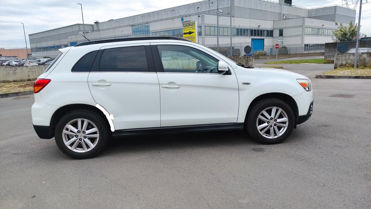 Mitsubishi ASX 1.8 DI-D 150 CV 2WD TETTO - 2011