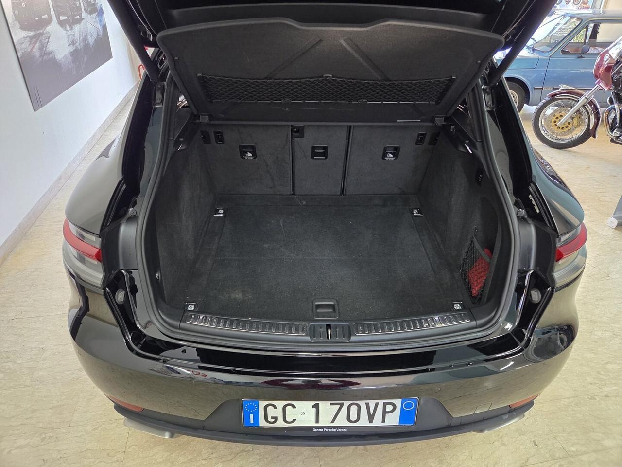 PORSCHE MACAN 2.0 245CV AUTOM TETTO NAV XENON-2019