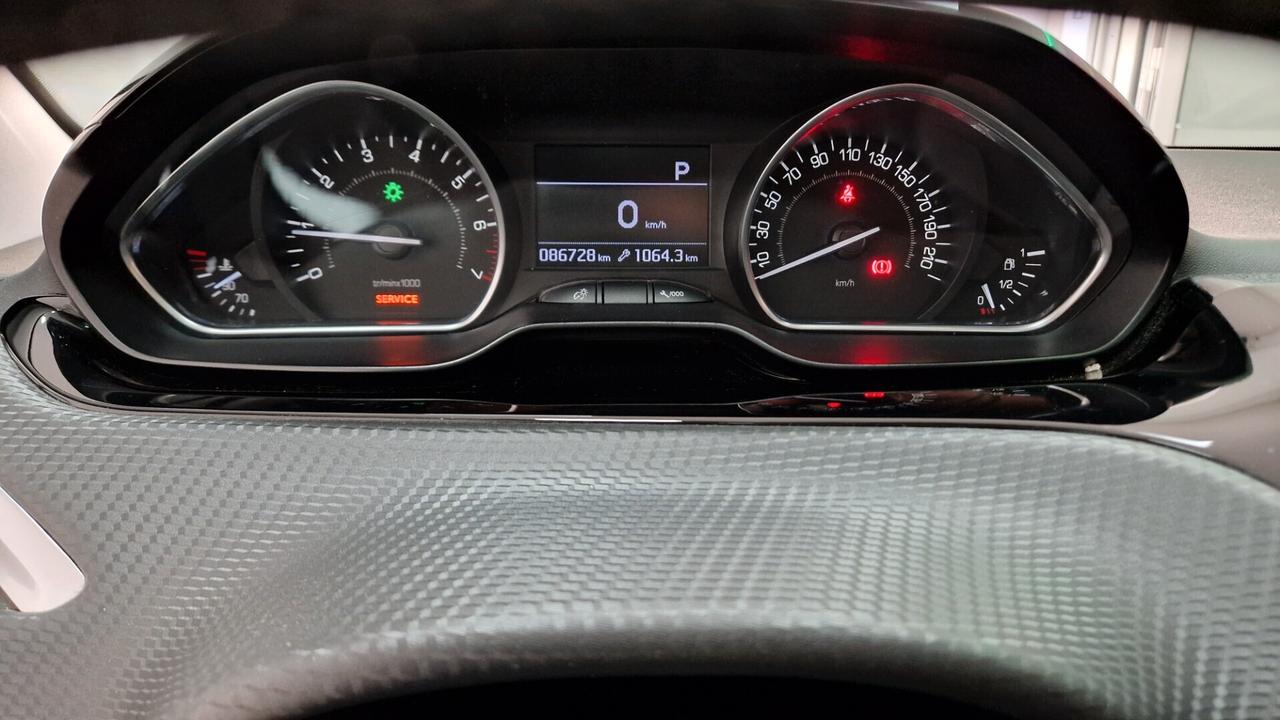 Peugeot 208 tetto panoramico