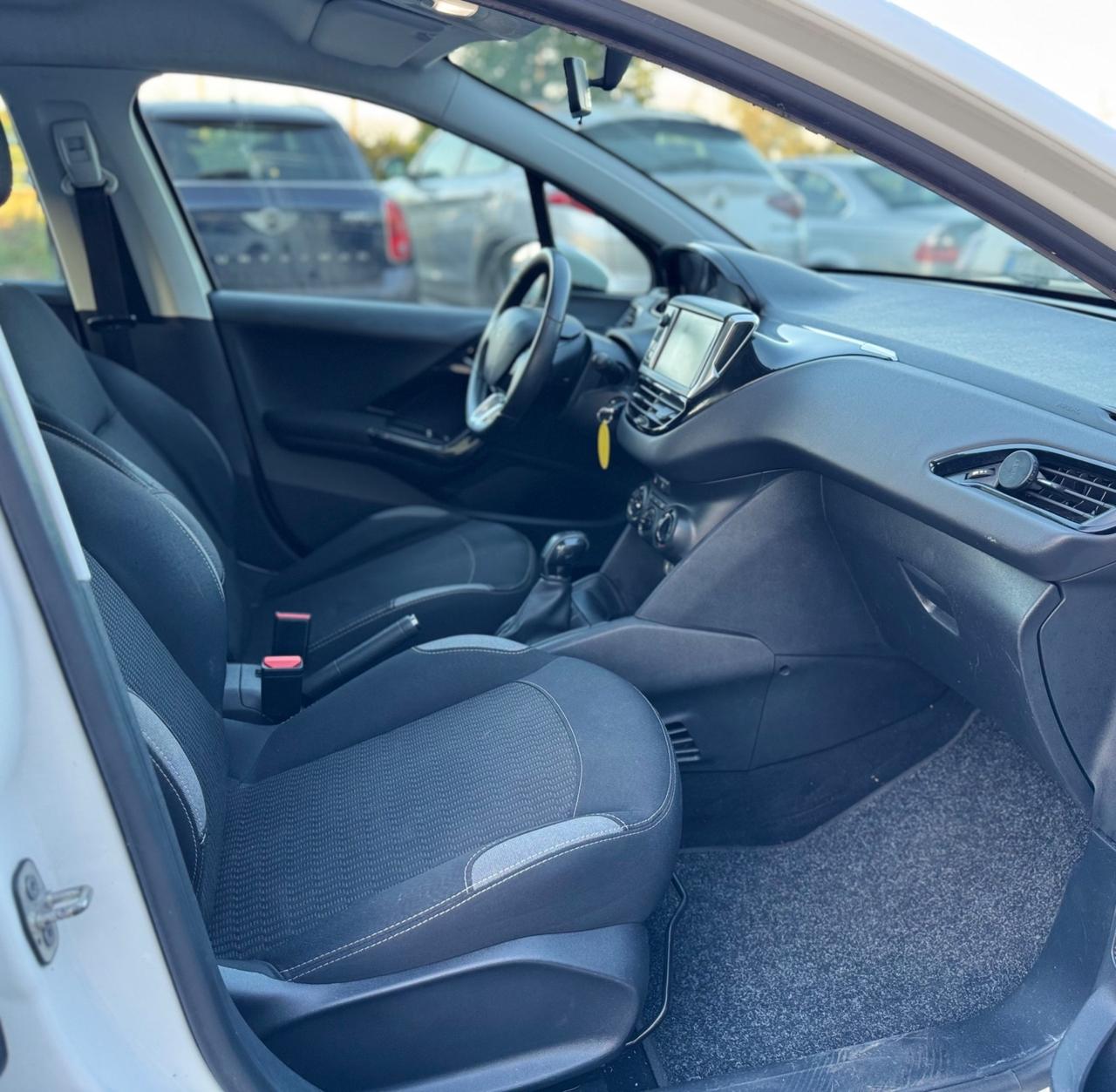 Peugeot 208 PureTech 82 5 porte Allure