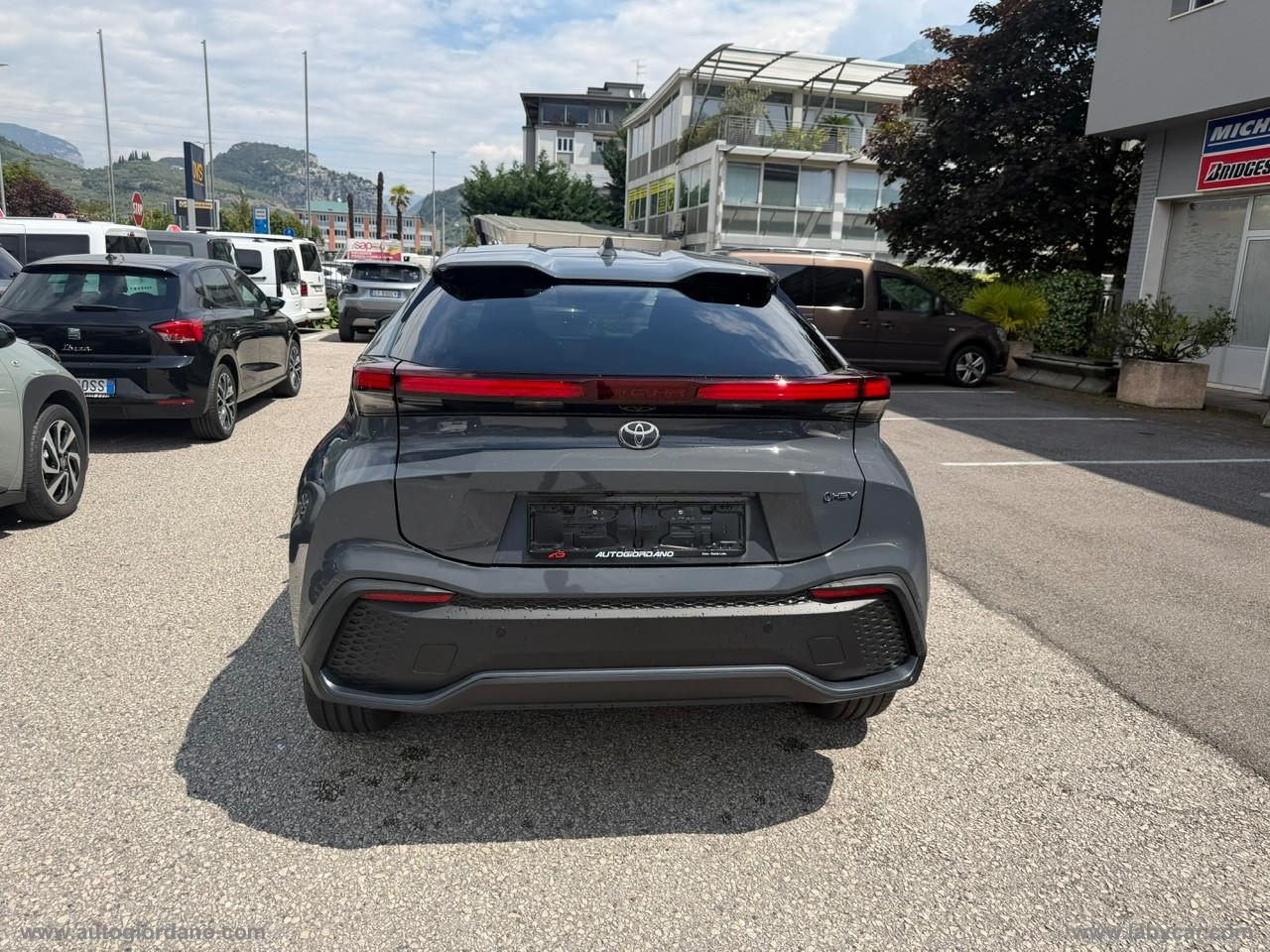 TOYOTA C-HR 1.8 HV Trend
