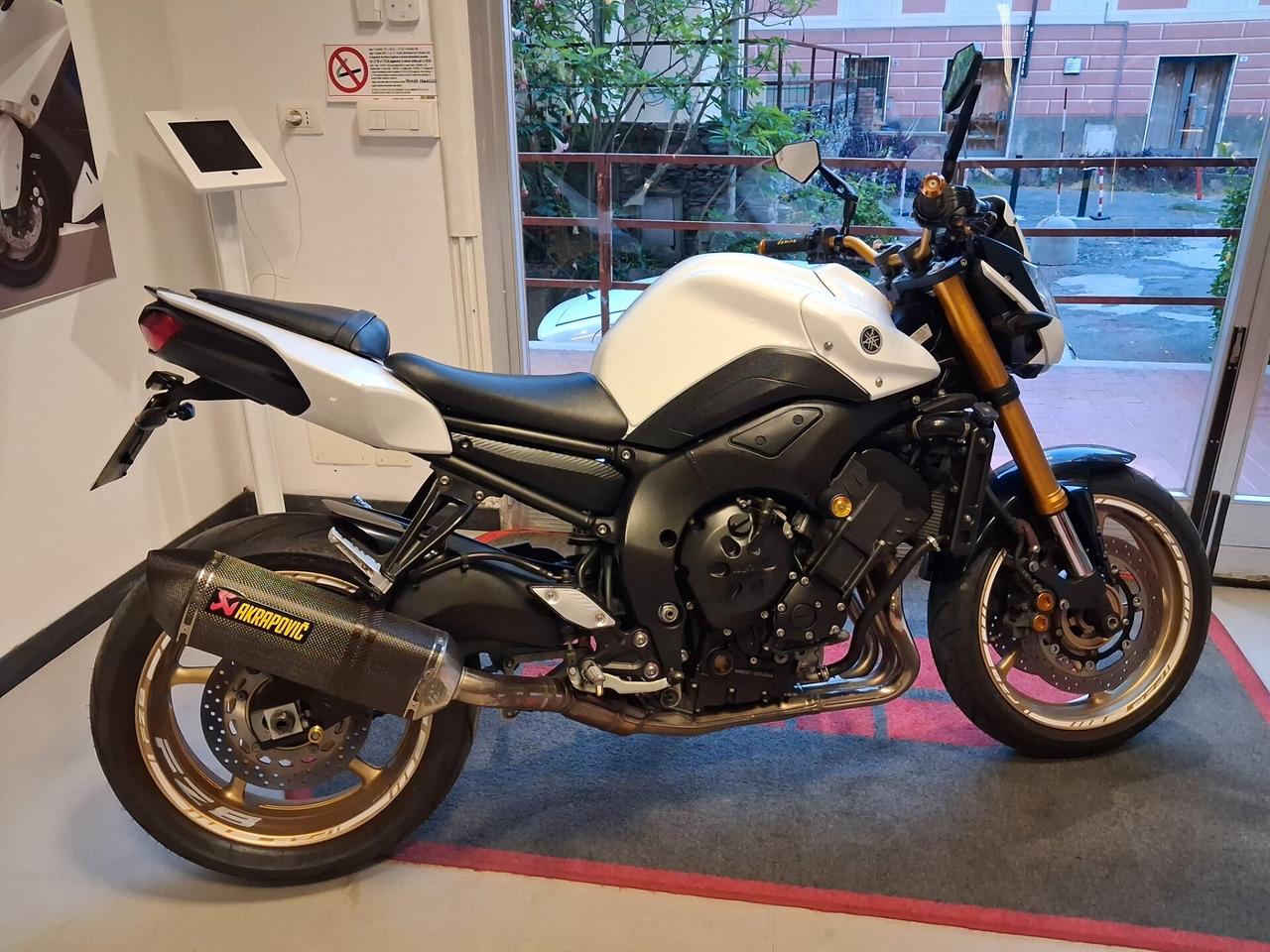 Yamaha FZ8