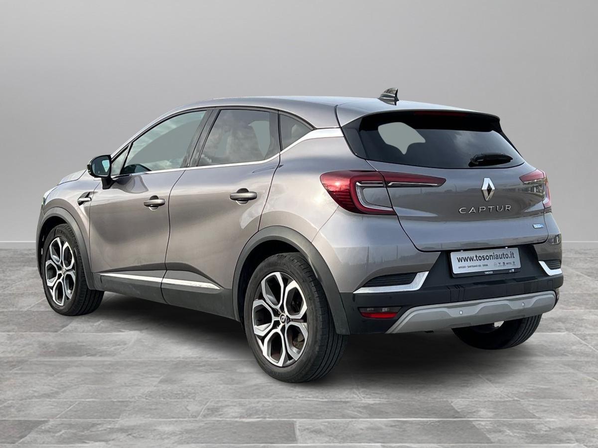 RENAULT Captur 1.6 E-Tech hybrid Initiale Paris 145cv auto