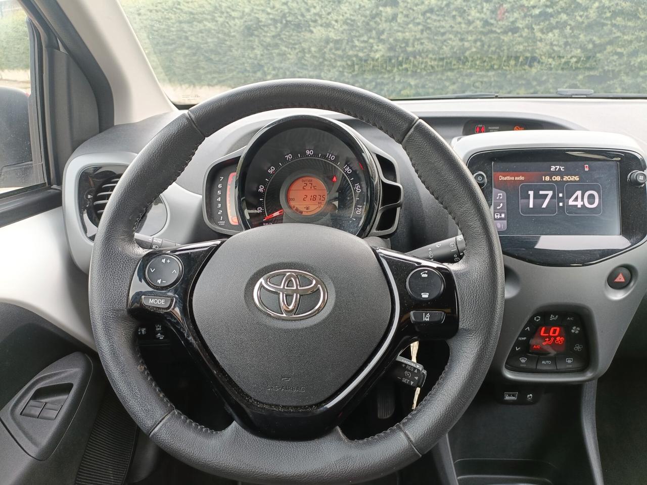 Toyota Aygo Connect 1.0 VVT-i 72 CV 5 porte x-clusiv