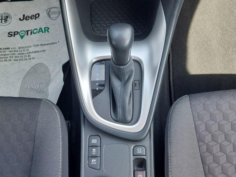 Toyota Yaris Hybrid Business