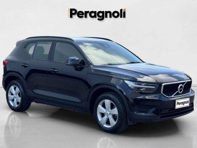 VOLVO XC40 T3 MOMENTUM AUTOMATICA