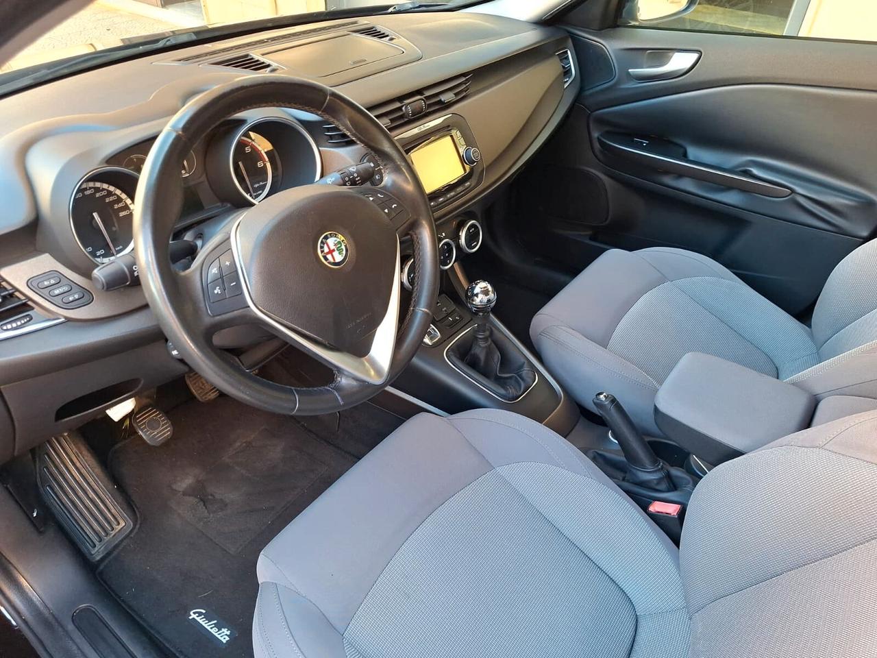 Alfa Romeo Giulietta 1.6 JTDm-2 105 CV Exclusive