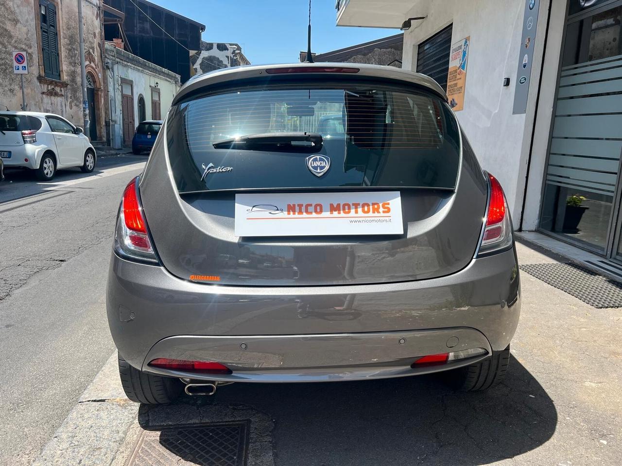 Lancia Ypsilon 1.2 69 CV 5 porte Platinum