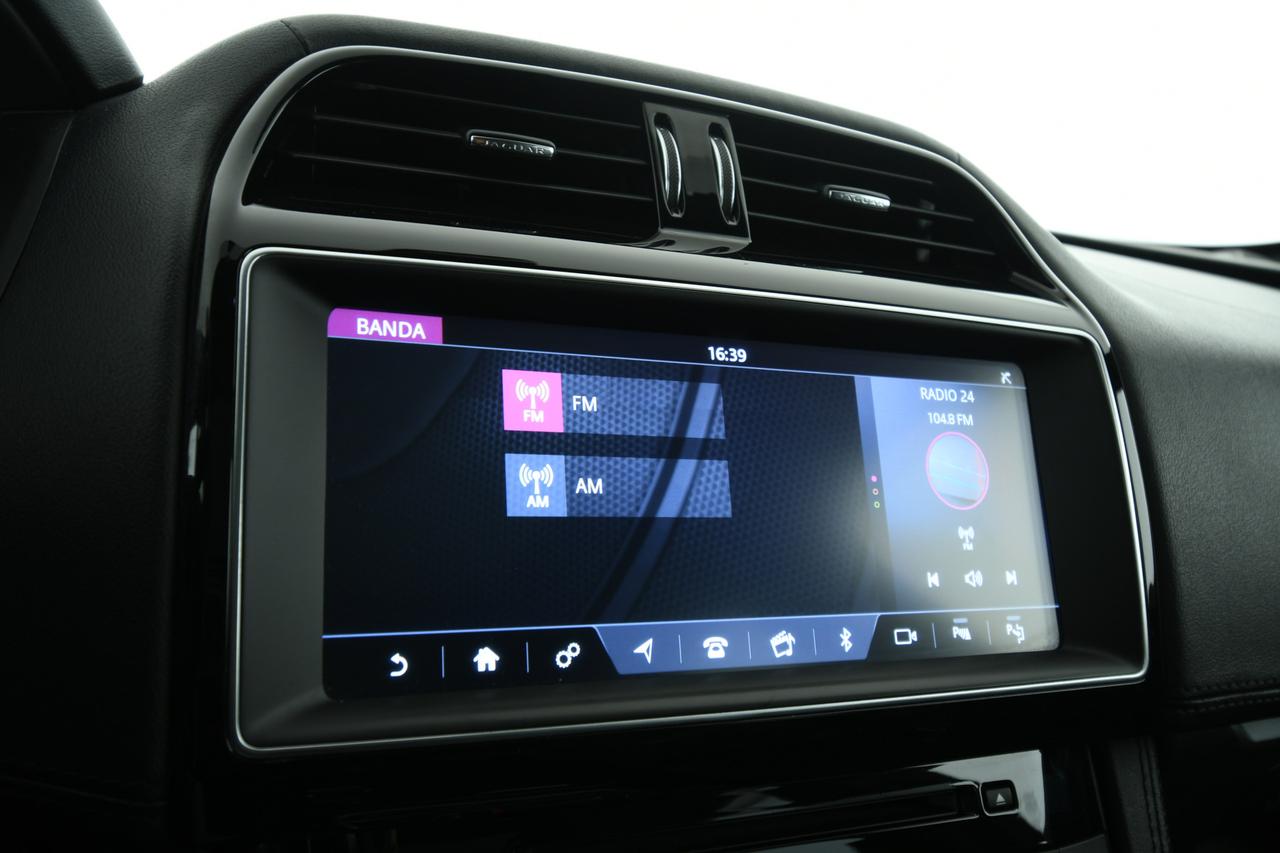 JAGUAR F-Pace 2.0d i4 Portfolio 180cv auto TETTO PANO+CAMERA+APP CONNECT