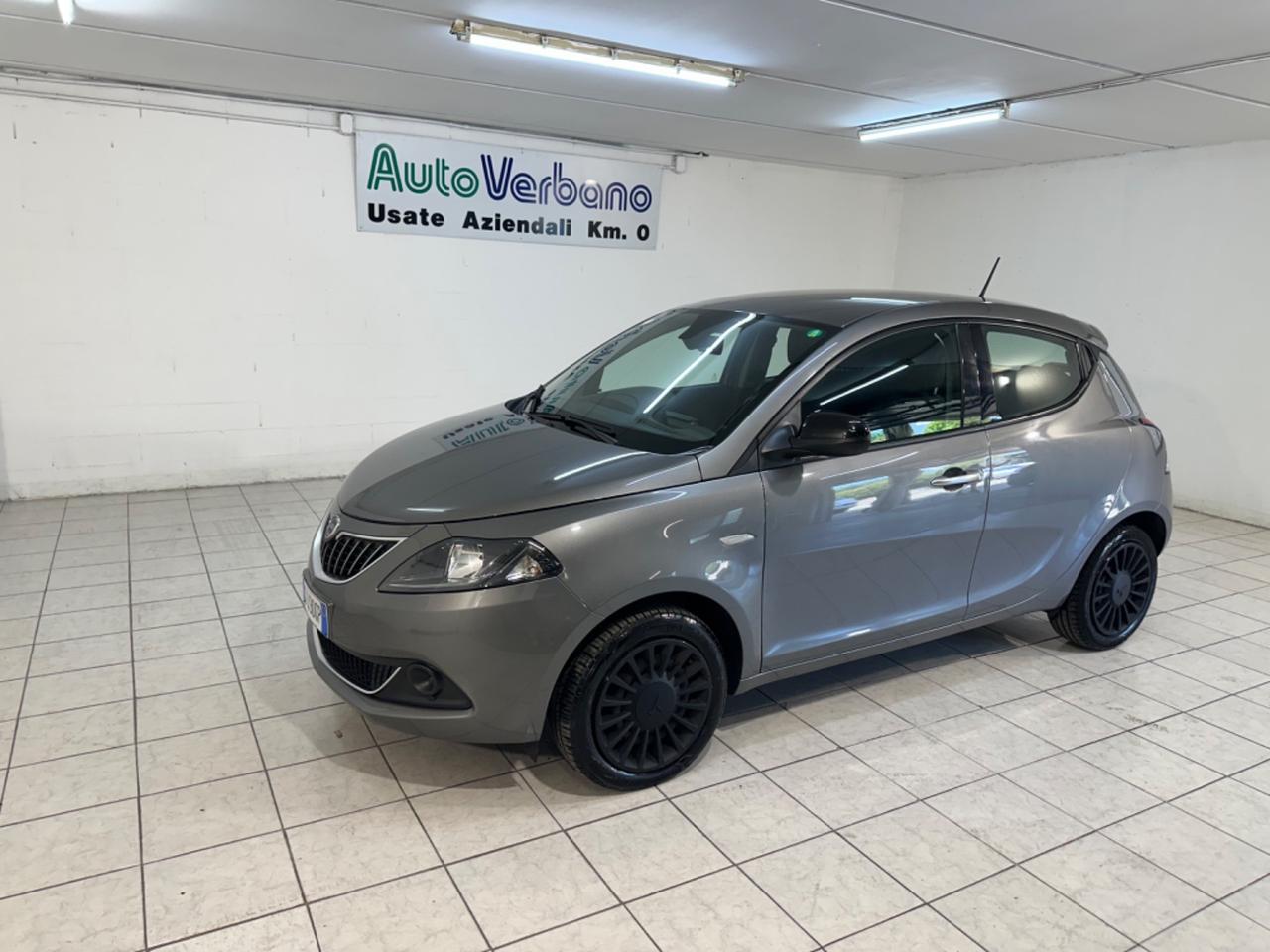 Lancia Ypsilon 1.0 FireFly 5 porte S&S Hybrid Ecochic Silver