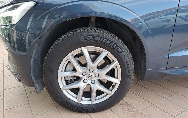 Volvo XC60 B4 AWD Geartronic Momentum