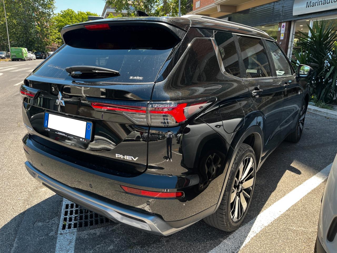 Mitsubishi Outlander 2.4 Phev Intense