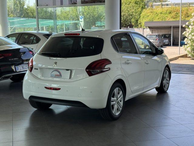 PEUGEOT 208 82cv 5 porte Signature OK NEOPATENTATI
