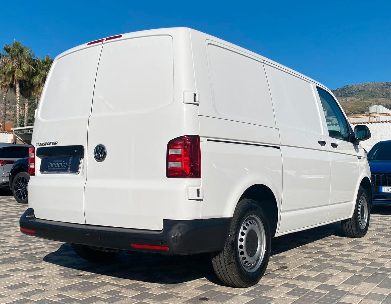 Volkswagen Transporter Business 2.0 TDI 102CV Autocarro 100% detraibile