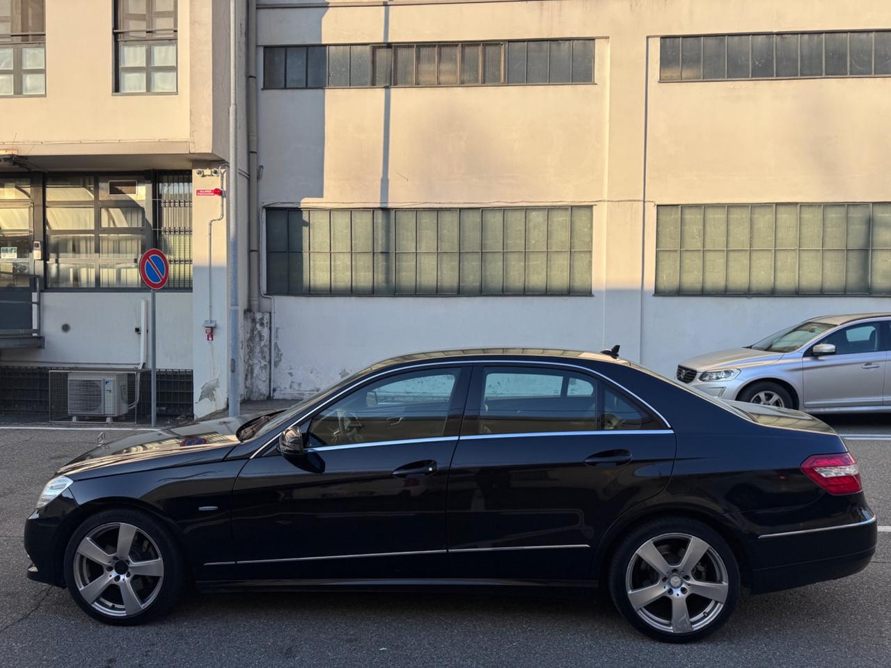 Mercedes-benz E 220 CDI BlueEFFICIENCY Avantgarde