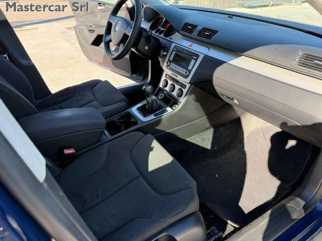 VOLKSWAGEN Passat Variant Passat VI 2005 Variant 2.0 tdi Business DK924ZT