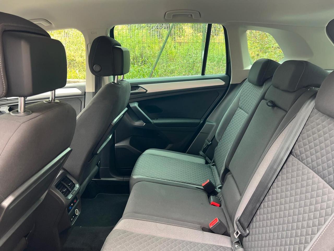 Volkswagen Tiguan 2.0 TDI SCR DSG 4MOTION Business BMT