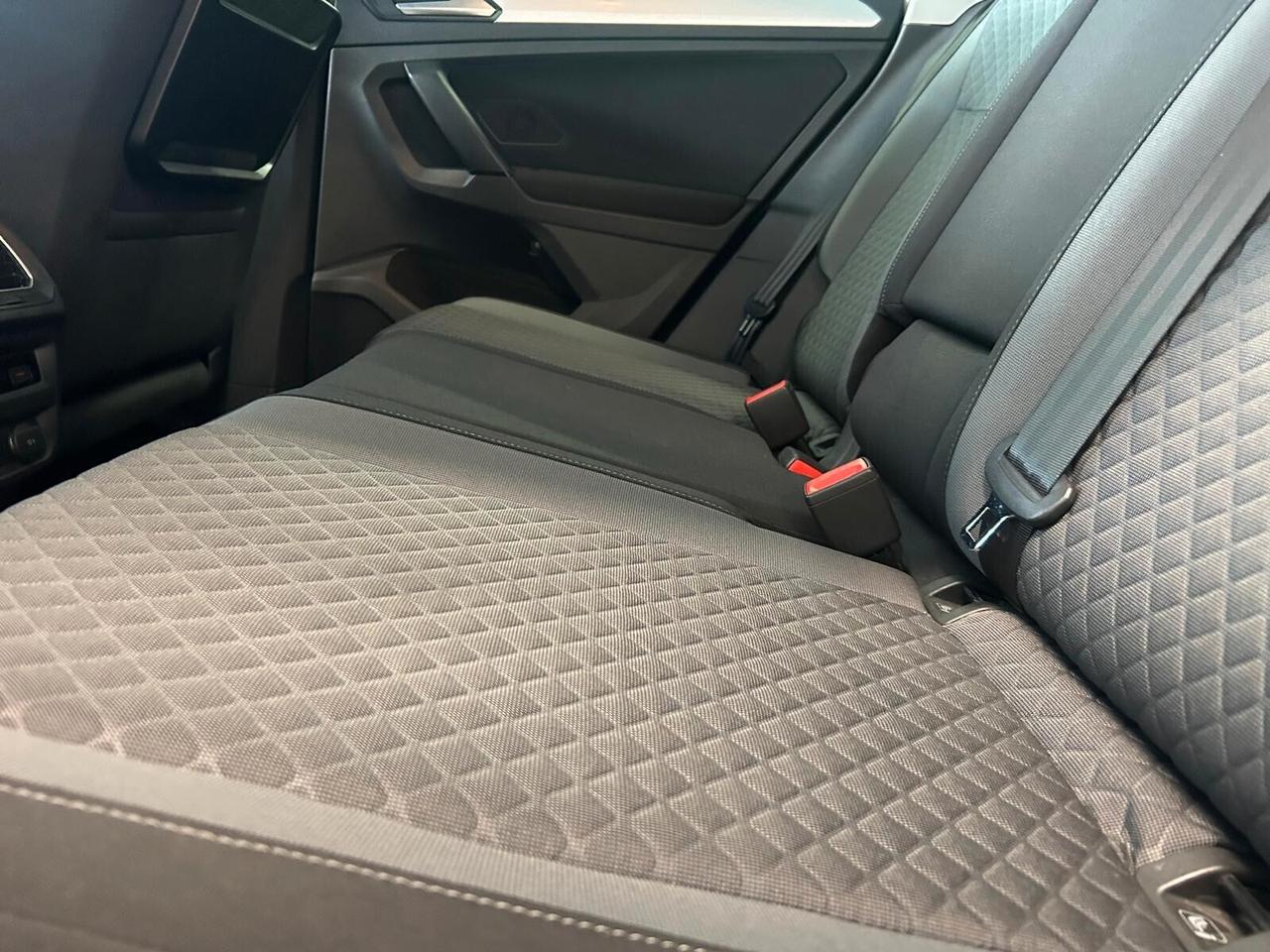 Volkswagen Tiguan BUSINESS 1.6 TDI SCR 6mt BMT UNICO PR.
