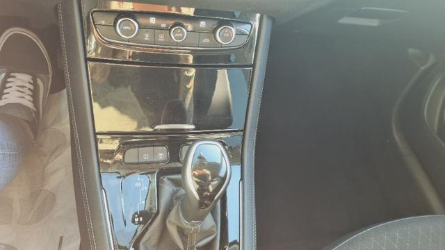OPEL Grandland X 1.5 diesel Ecotec aut. Business Elegance