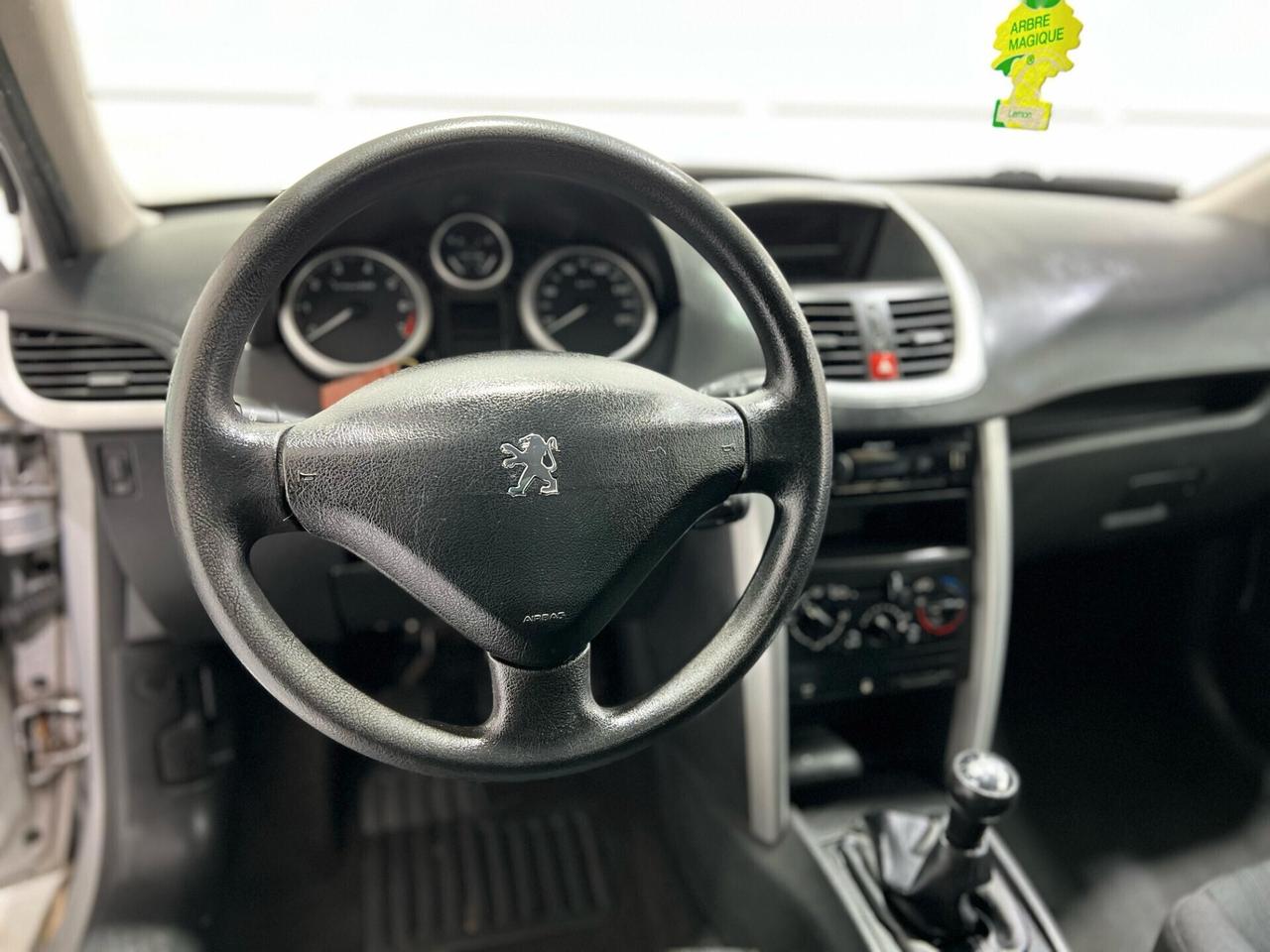 Peugeot 207 1.4 8V 75CV 3p. X Line