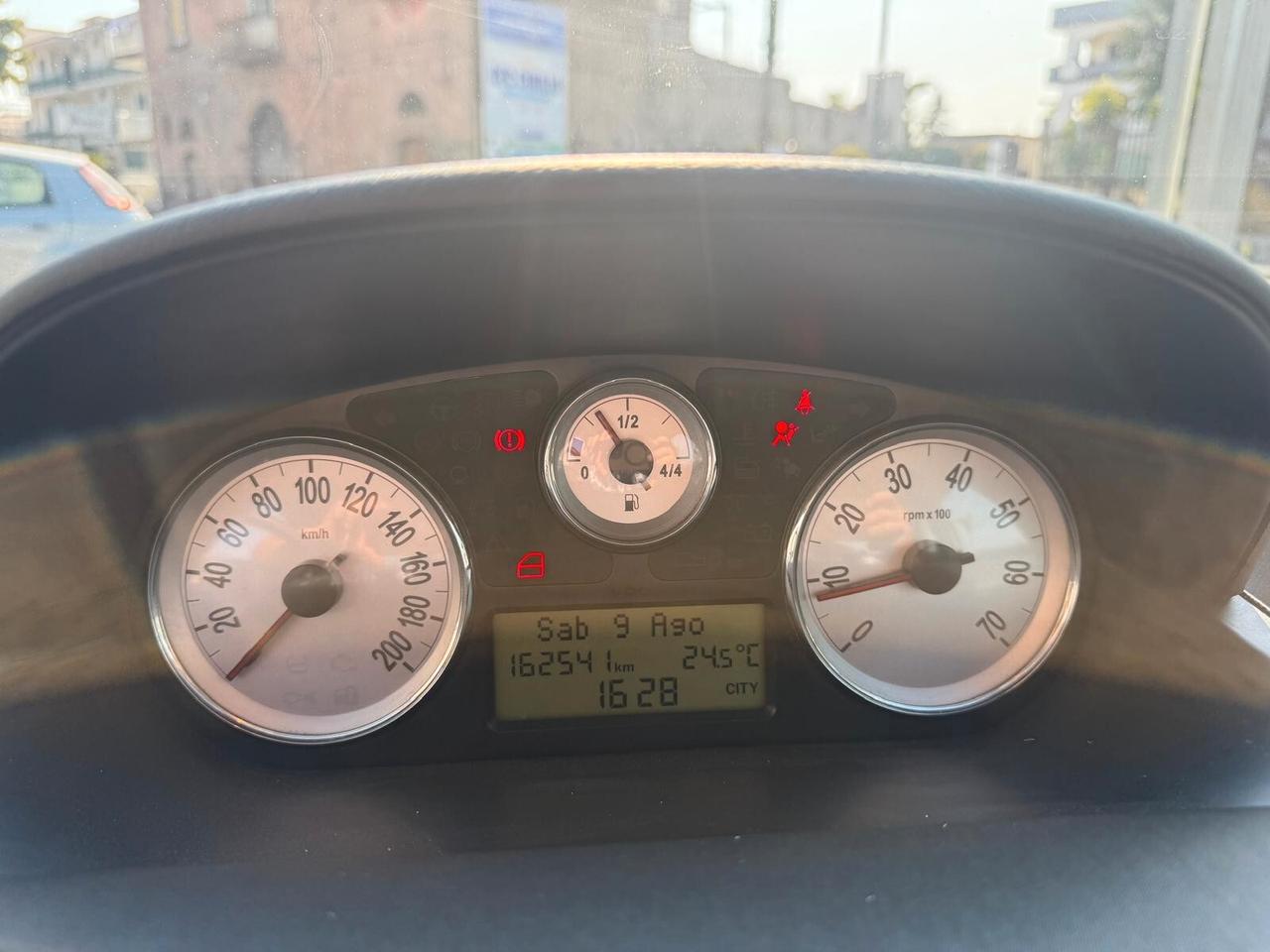 Lancia Ypsilon 1.3 MJT 75 CV E-Collection