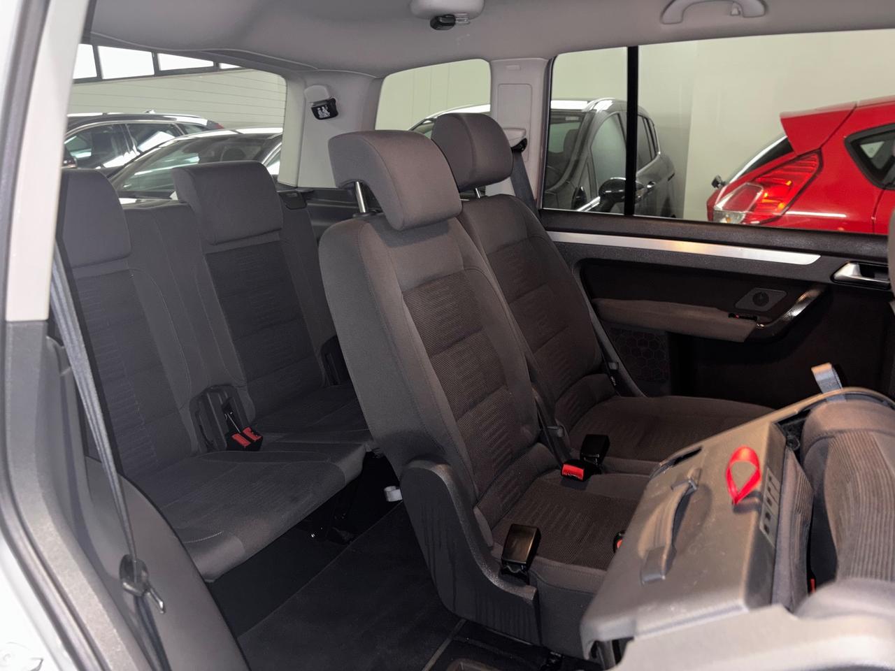 Volkswagen Touran 2.0 TDI 7 POSTI