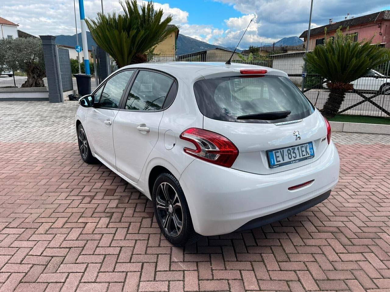 Peugeot 208 1.2 puretech 82cv