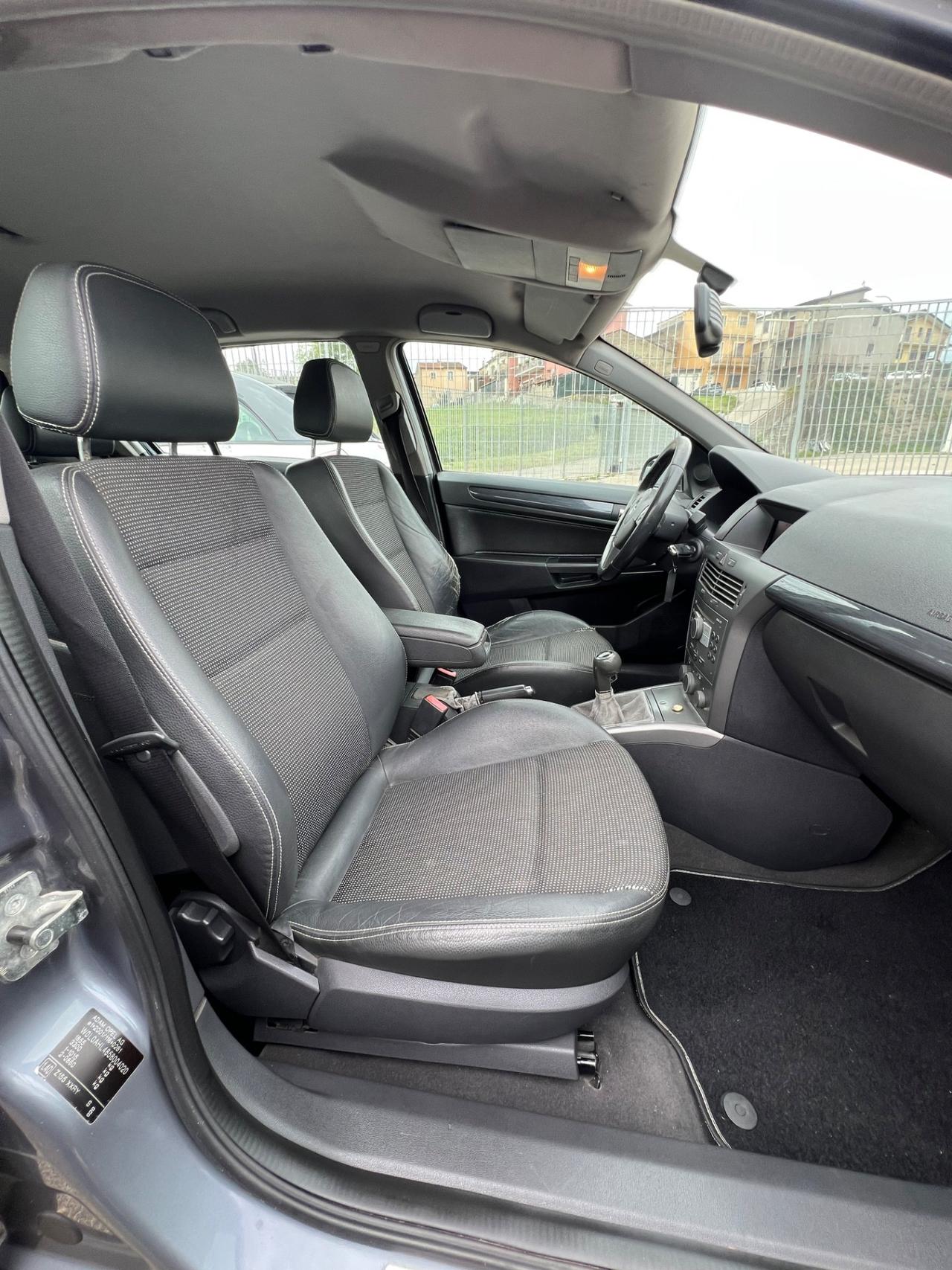 Opel Astra 1.7 CDTI 101CV 5 porte Cosmo