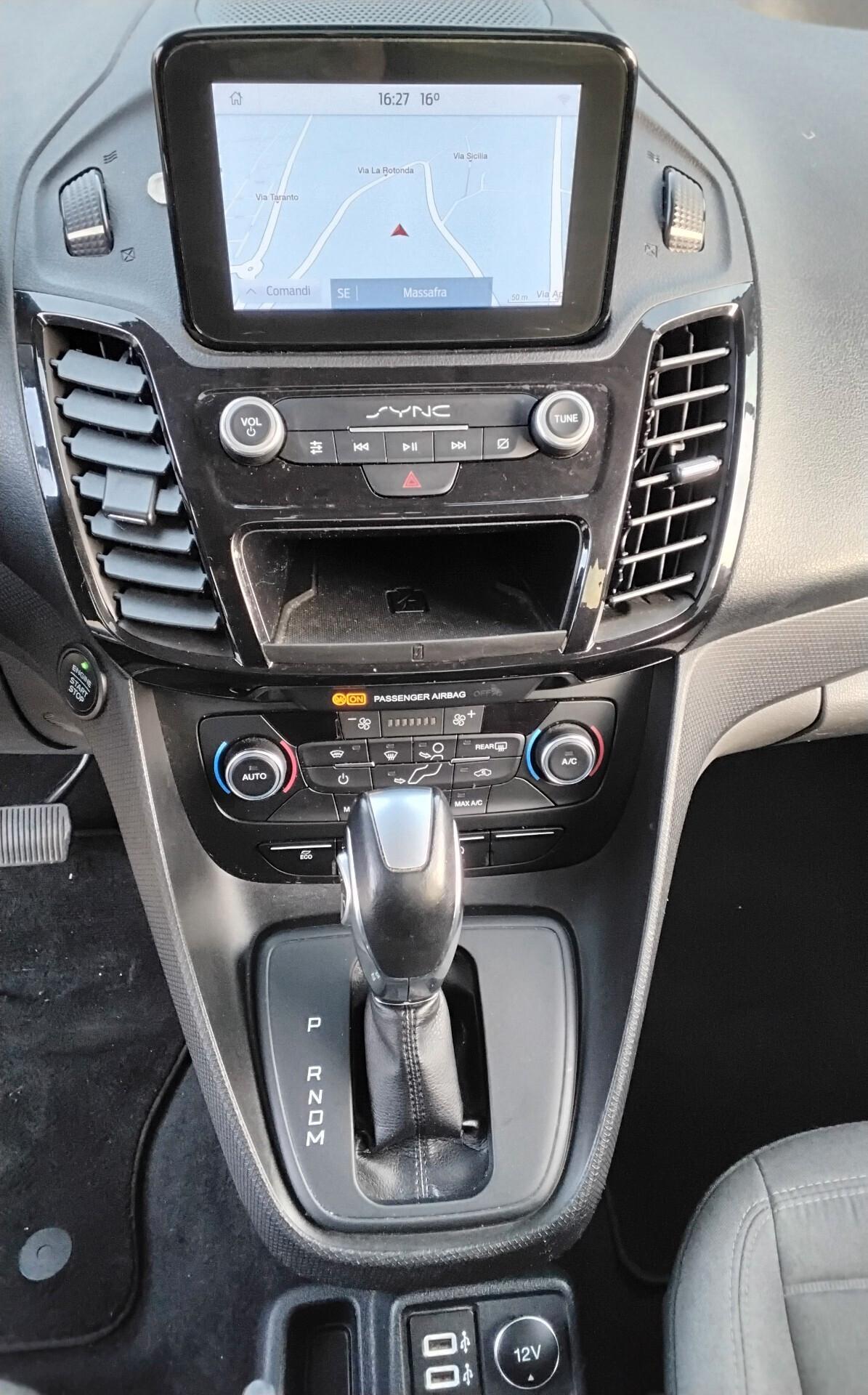 Ford Tourneo Connect 1.5 TDCi 120 CV Powershift Titanium