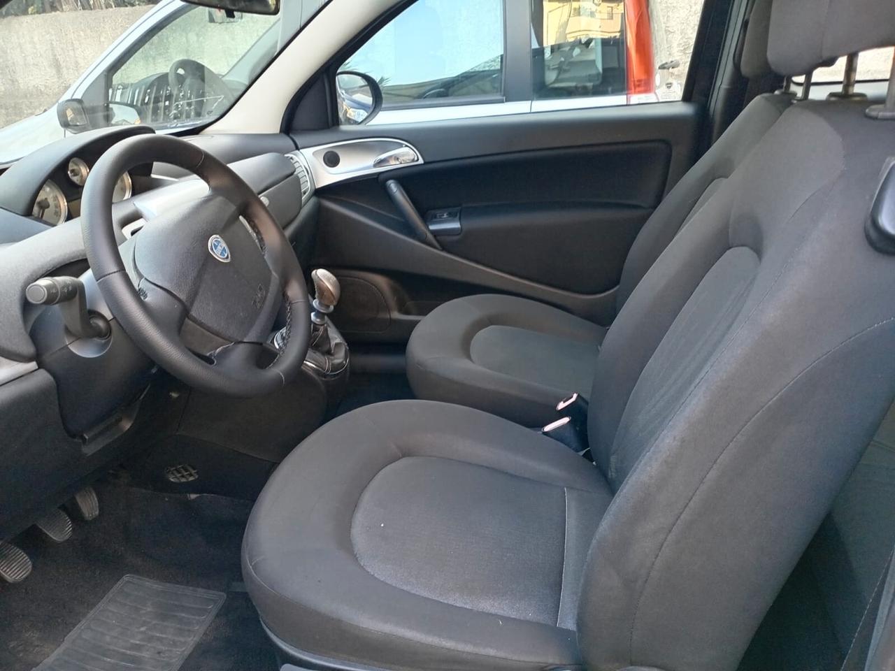 Lancia Ypsilon 1.2 69 CV 5 porte S&S Platinum