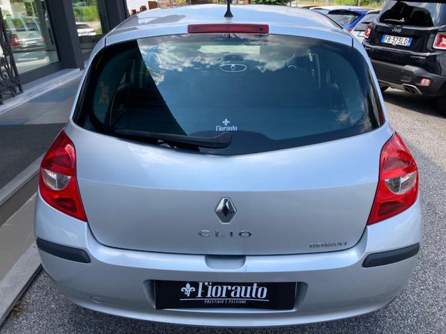 RENAULT Clio 1.4 16V 5 porte Dynamique NEOPATENTATI