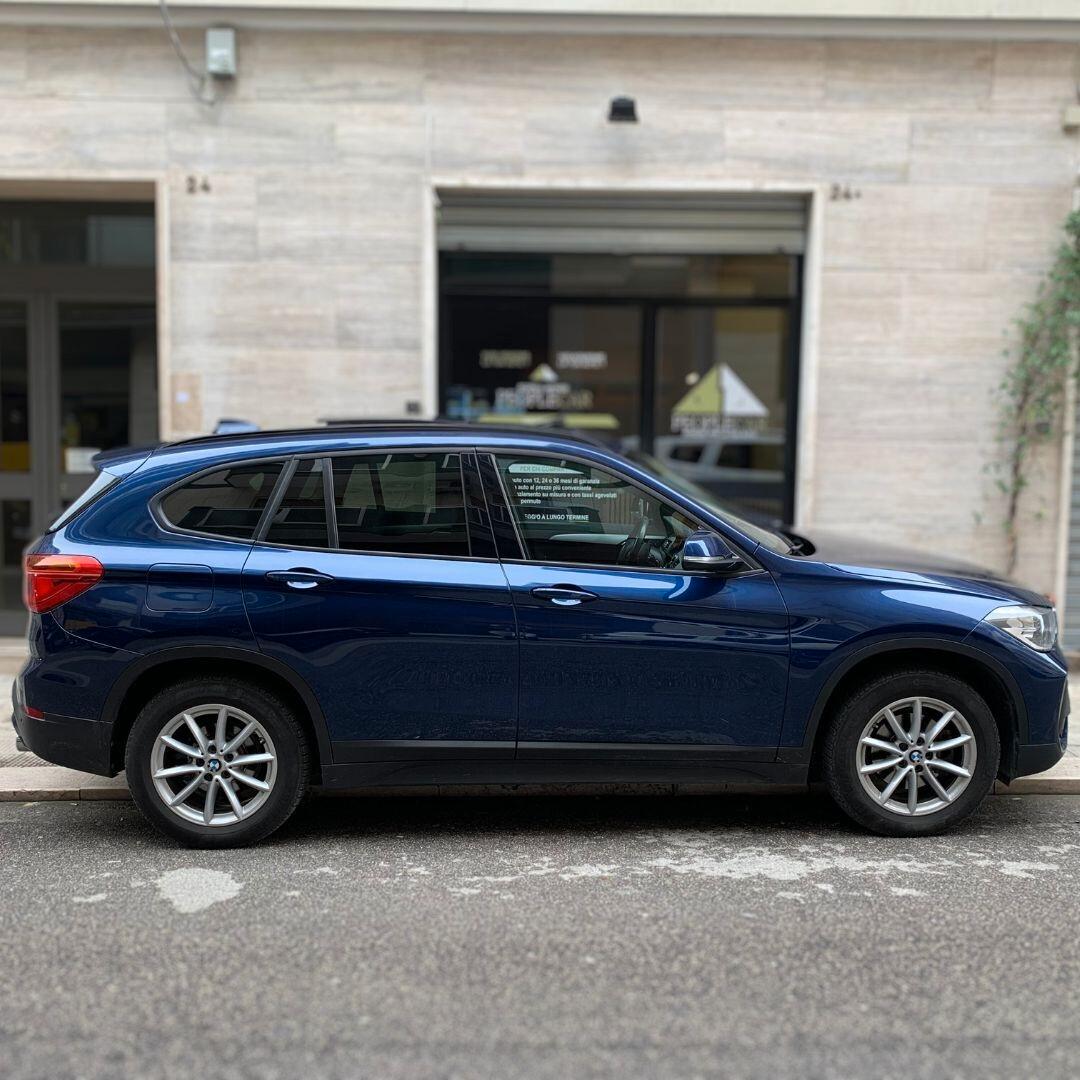 BMW X1 sDrive18d **tetto panoramico**