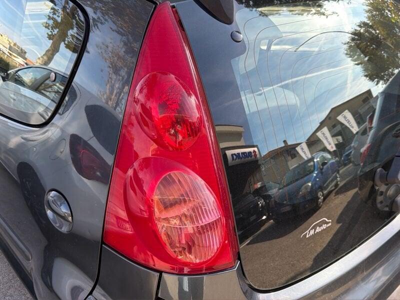 Peugeot 107 107 5p 1.0 12v Plaisir 2tronic